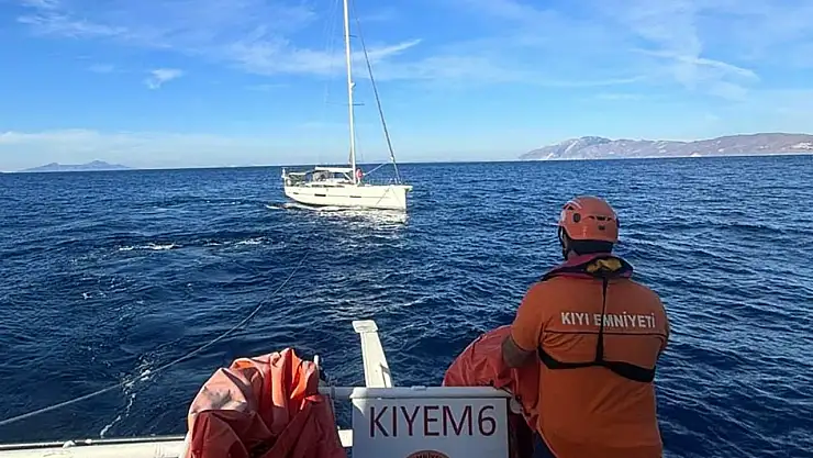 Bodrum Akçalı Adası açıklarında arızalanan yelkenli tekne kurtarıldı
