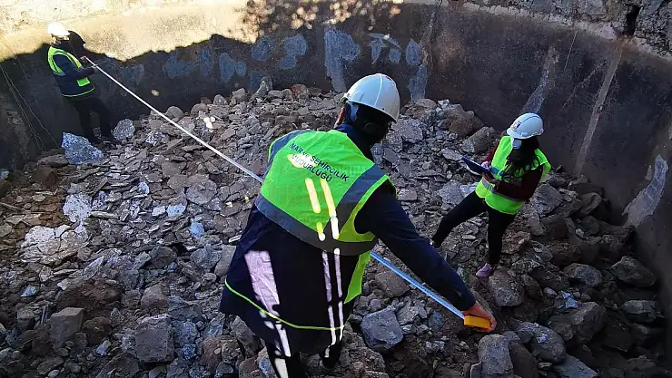 BODRUM BELEDİYESİ, ÇÖKEN SARNIÇ İÇİN HAREKETE GEÇTİ