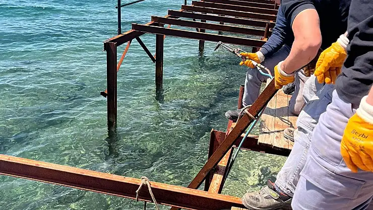 Bodrum Bitez'de Kaçak İskele Yıkıldı: 3 Milyon Lira Para Cezası Uygulandı