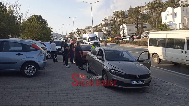Bodrum' da 3 Aracın Karıştığı Zincirleme Kaza