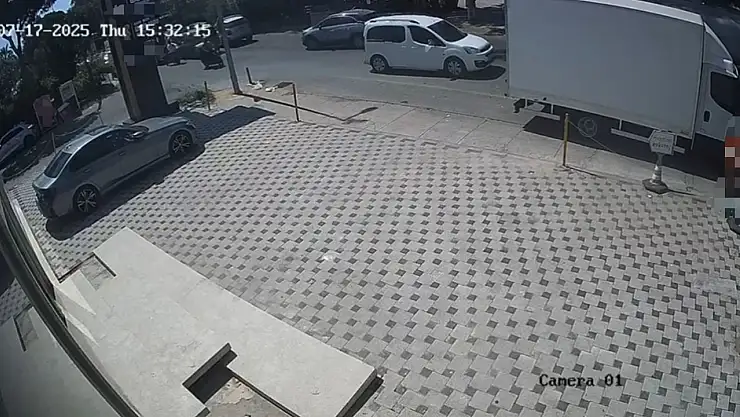 Bodrum'da trafik yoğunluğunda kaza: 4 araçta maddi hasar