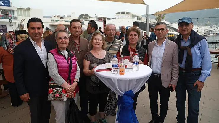 Bodrum İlçe Protokolü Halkla Bayramlaştı