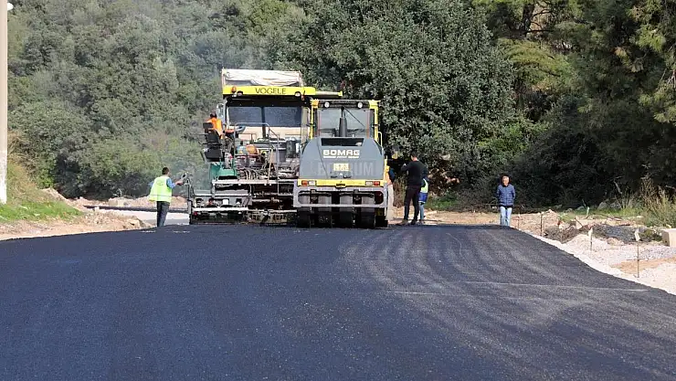 Bodrum Mümtaz Ataman Caddesinde Sıcak Asfalt Dökümü Devam Ediyor