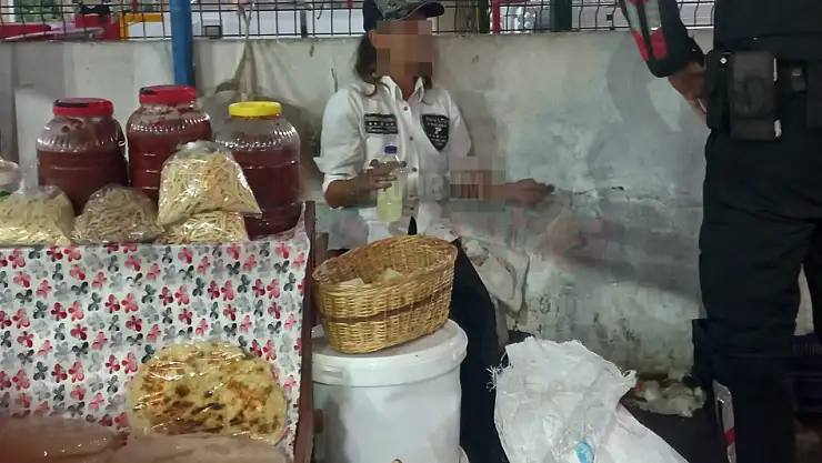 Bodrum Pazar Yerinde Herkesin Gözü Önünde Kendini Kesti