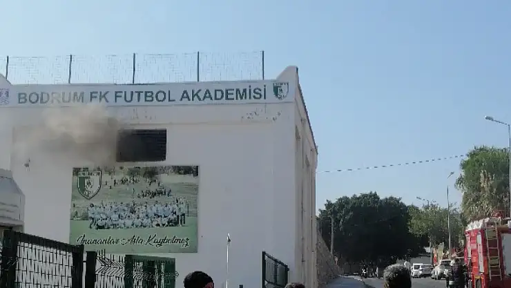 Bodrumspor tesisinin içerisinde bulunan trafoda yangın paniğe neden oldu