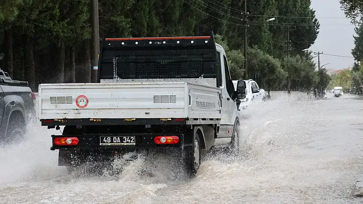 Bodrum ve çevresinde kuvvetli yağış etkili oldu: En fazla Yağış Ula'ya düştü