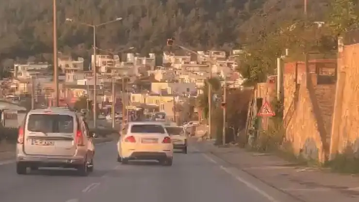 Bodrum Yollarında Ölümüne Makas: Sürücü Trafiği Birbirine Kattı
