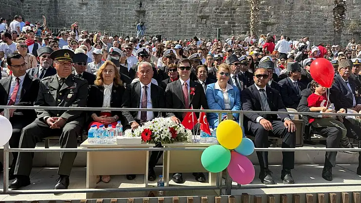 Bodrum'da Coşkulu Kortejle Etkinlikler Başladı