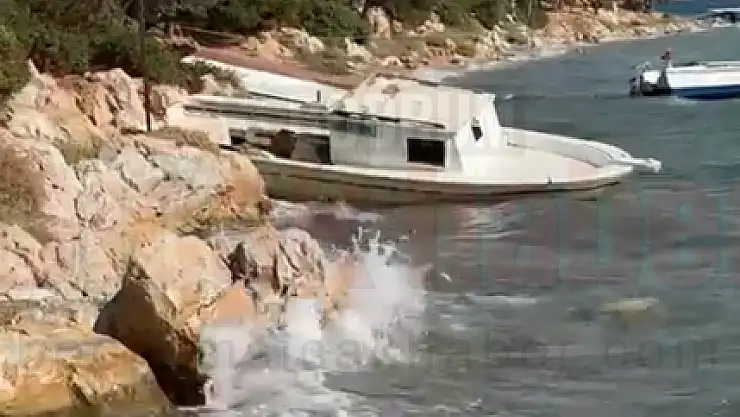 Bodrum'da Fırtına Sebebi Tekneler Karaya Vurdu
