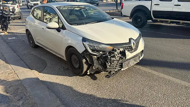 Bodrum'da Otomobil ile Motokurye Çarpıştı: 1 Yaralı