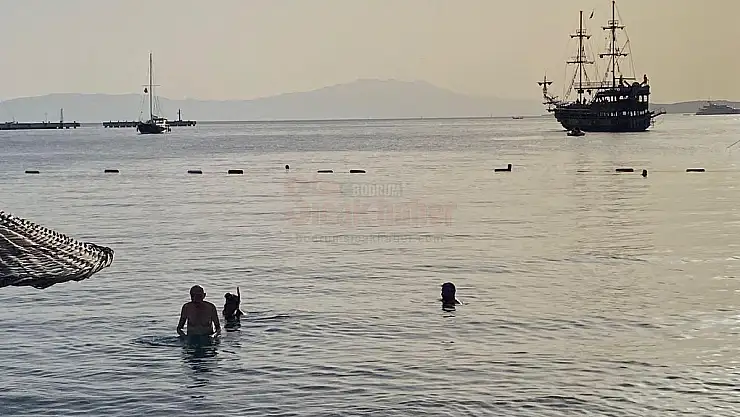Bodrum'da Sarı Yaz Günlerinin Tadını Çıkartıyorlar
