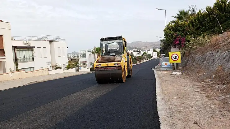 Bodrum'da Sıcak Asfalt Çalışmaları Devam Ediyor