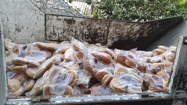 Bodrum'da Son Kullanma Tarihi Geçmiş 408 Paket Hamburger Ekmeğine El Konuldu