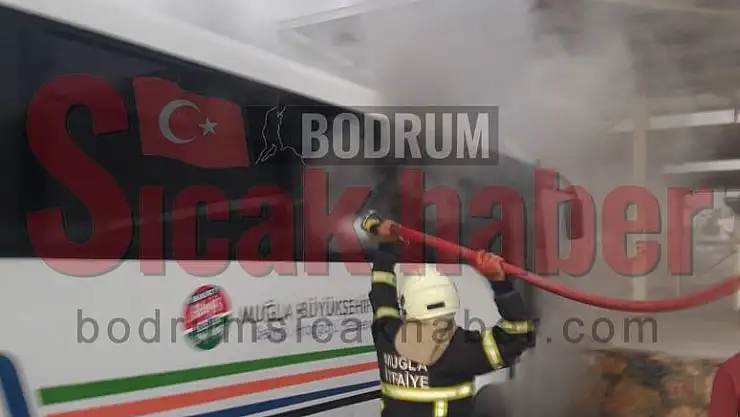 Bodrum'da toplu taşıma aracında yangın çıktı