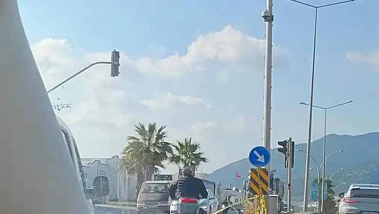Bodrum'da Trafik Çilesi: Sürücüler Canlarını Hiçe Sayıyor!