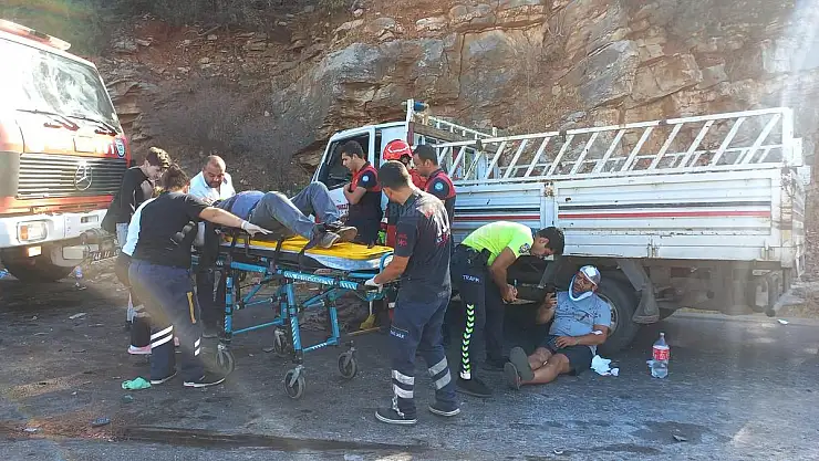 Bodrum'da Zincirleme Trafik Kazasında 3 Kişi Yaralandı