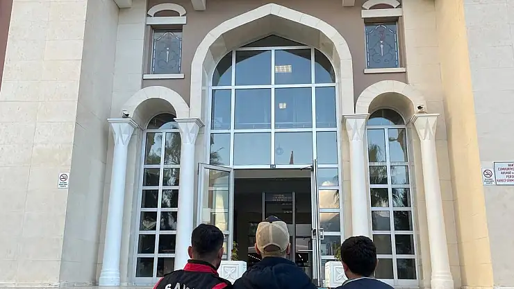 Büfe Sahibini Bıçakla Yaralayan Şüpheli Yakalandı
