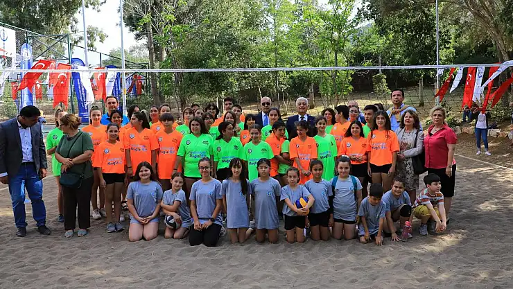 Büyükşehir Belediyesinden Datça'ya Basketbol ve Voleybol Sahası