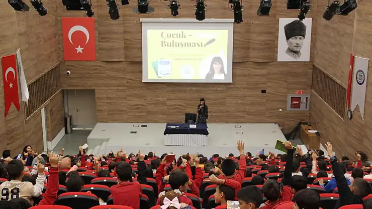 Büyükşehir Kitap Kurtlarını Yazarlarla Buluştu