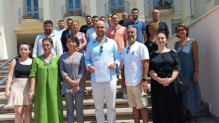 CHP İlçe Başkanı Seçilen Tuna Işın Mazbatasını Teslim Aldı