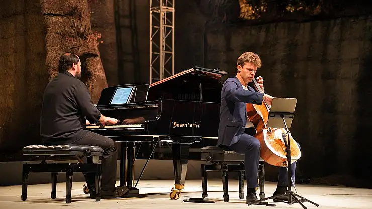 Christian-Pierre La Marca & Gökhan Aybulus Gümüşlük'te Konser Verdi