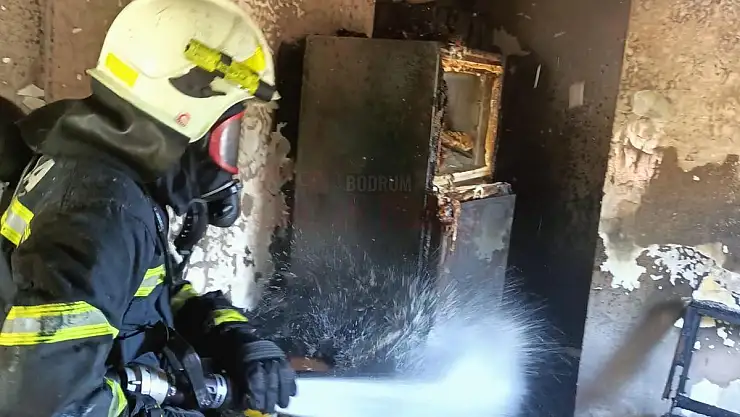 Çıkan Yangın'da Ev Kullanılamaz Hale Geldi