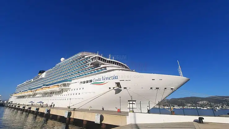 Costa Venezia  Bodrum'a Yolcu Getirmeye Devam Ediyor