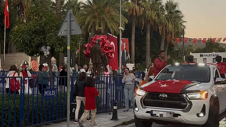 Cumhuriyet coşkusu caddelere taştı