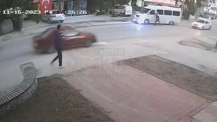 Denetimde Araçta Asılı Kalan Trafik Polisi Son Anda Kurtuldu