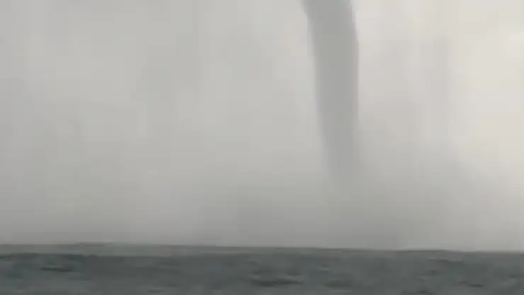 Denizde hortum oluştu