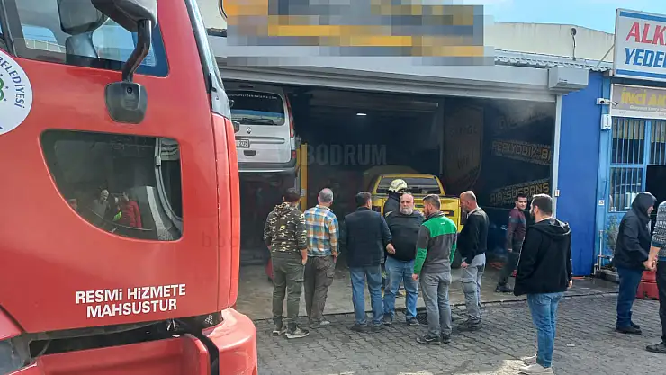 Depremzedenin Aracı Konacık Oto Sanayide Yanarak Kullanılamaz Hale Geldi