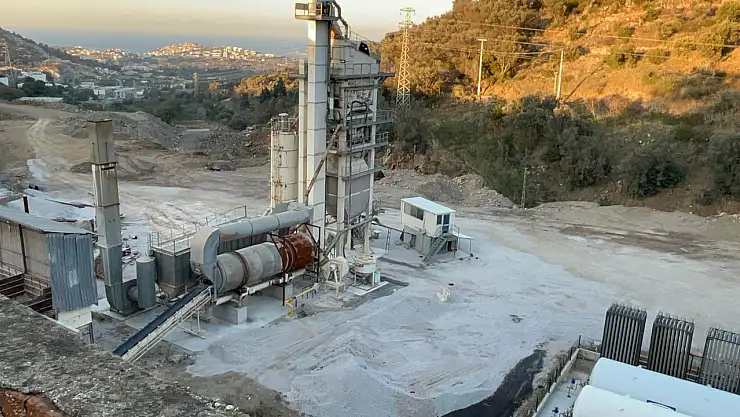 Dere yatağındaki şantiye merak uyandırdı: ÇED ve Ruhsat var mı?