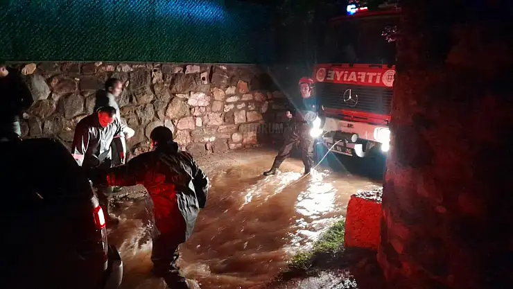 Derede Mahsur Kalan 3 Kişi İtfaiye Ekiplerince Kurtarıldı