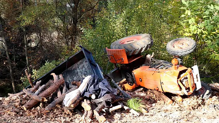 Devrilen Traktördeki Baba ile Oğlu Yaşamını Yitirdi