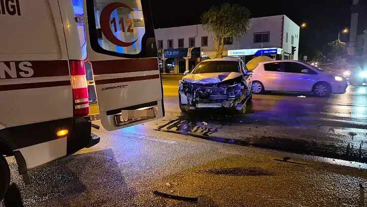 Dikkatsizlik Kazaya Sebep Oldu, 2 Yaralı