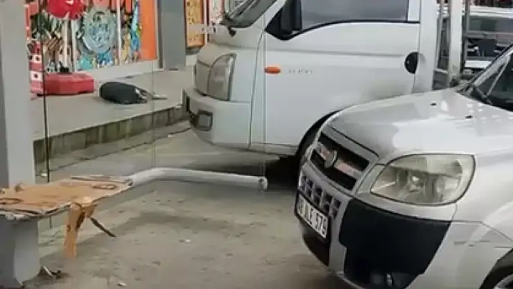 Dolmuş Durağına Park Edince, Pes Dedirtti