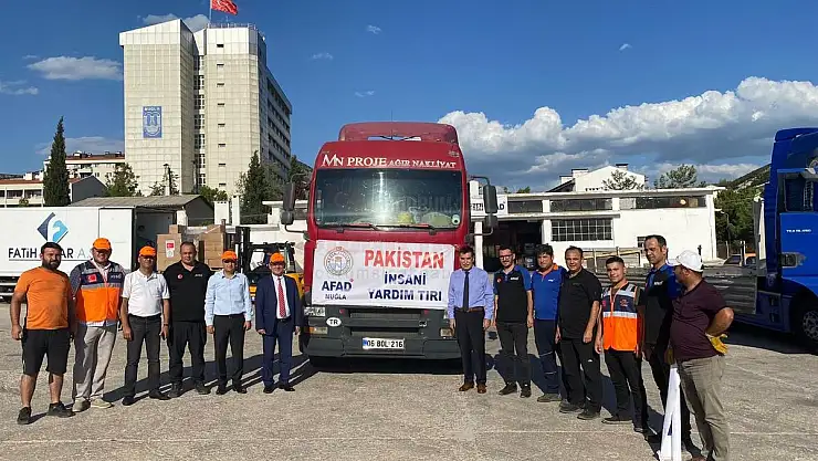 Dost ve Kardeş Ülke Pakistan'a Yardım Tırları Yola Çıktı