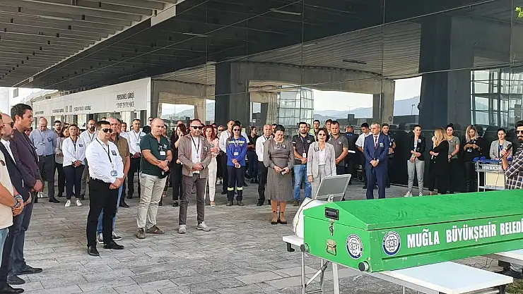 Dr. Erener'i İş Arkadaşları Törenle Uğurladı
