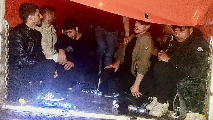 Dur ihtarına uymadı Kaçtı