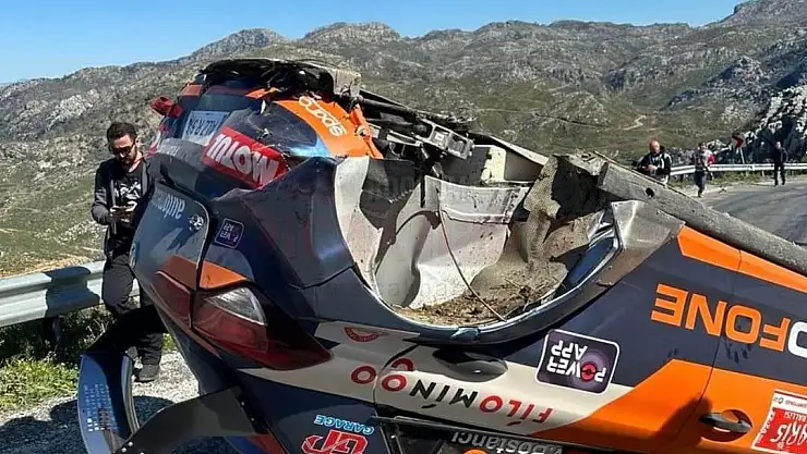 Ege Rallisi'nin İkinci Gününde Ünlü Pilot Kaza Yaptı