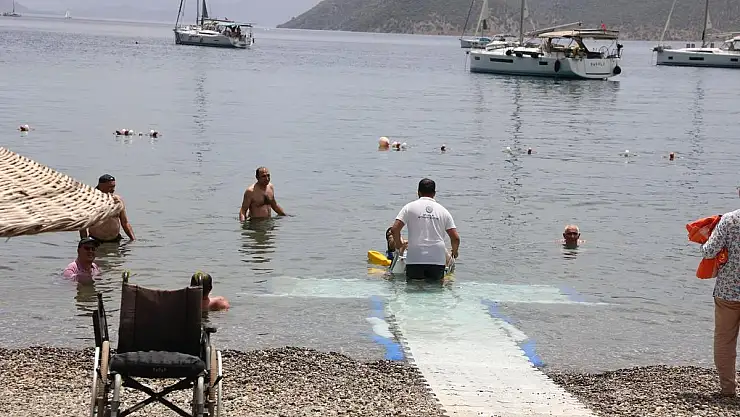 Engelsiz Plajlarda Deniz Keyfi