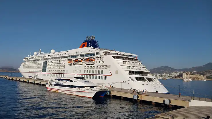 Europa 2 Bodrum'a demir attı !