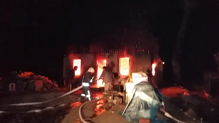 Evde Çıkan Yangın Hasara Neden Oldu