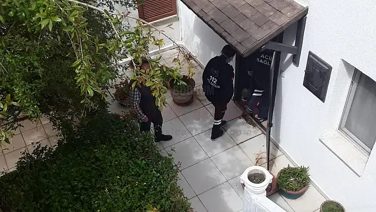 EVİNDE ÖLÜ BULUNDU