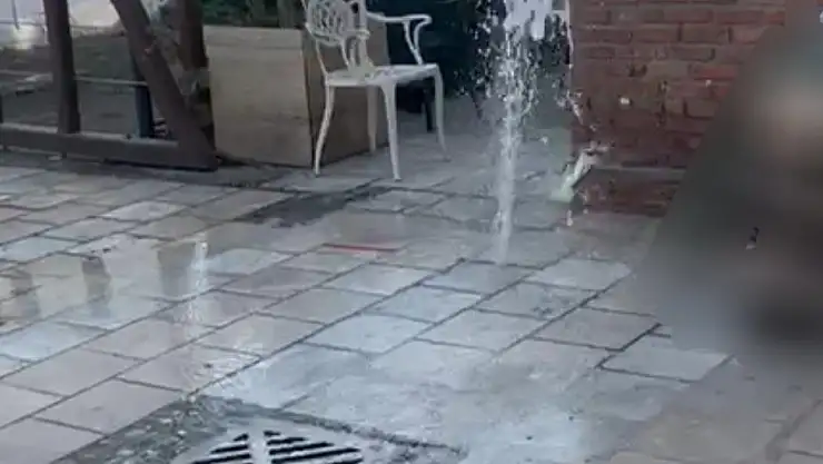 Evlerde su yok, sokaklar göle döndü! MUSKİ yine sınıfta kaldı