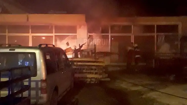 Fethiye'de marangoz atölyesinde çıkan yangın söndürüldü
