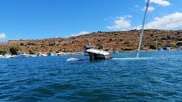 Fırtına sonucu su alan tekne battı !