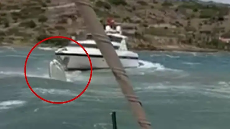 Fırtınada alabora olan bottan yüzerek kıyıya çıktı