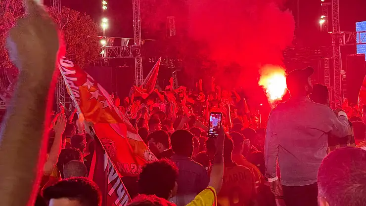 Galatasaray'ın Zaferi Bodrum'da Renkli Görüntülere Sahne Oldu
