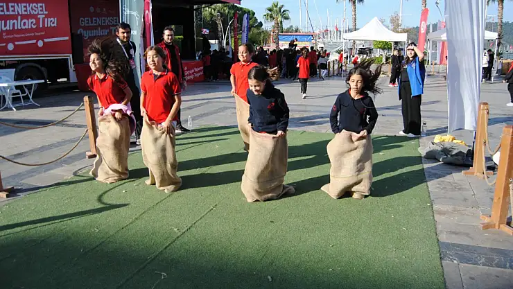 Geleneksel Oyunlar Tırı büyük ilgi gördü